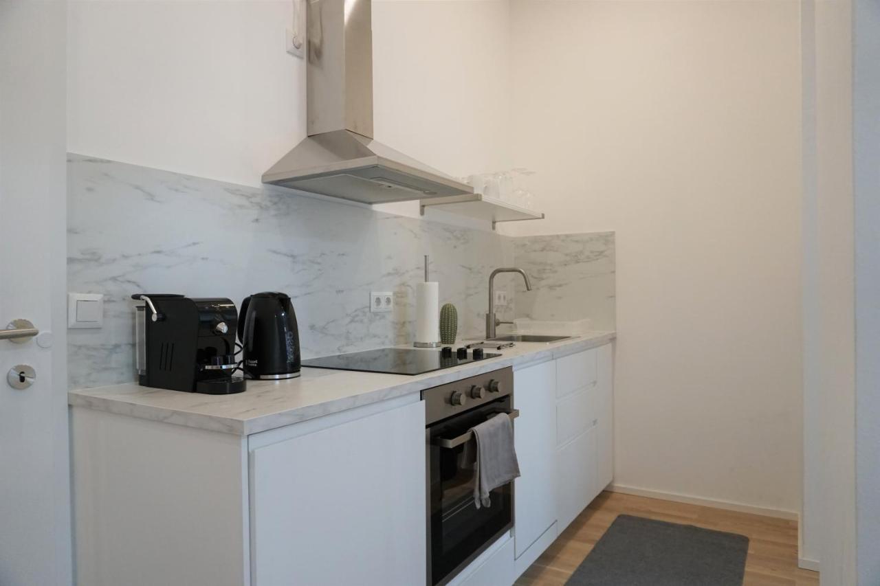 Modern 2br - Full Kitchen - Schoenbrunn Area - 15 Mins To Center * Wiedeń