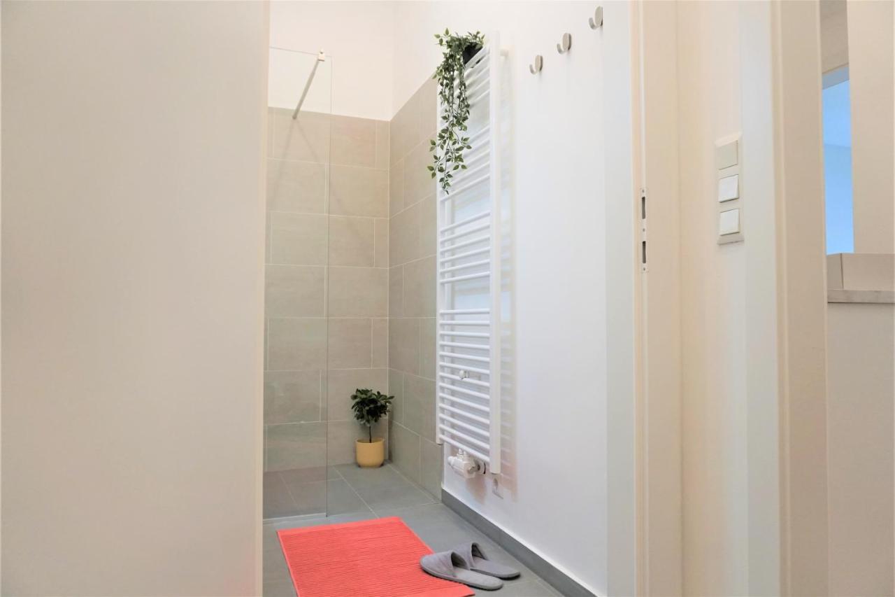 Apartament Modern 2br - Full Kitchen - Schoenbrunn Area - 15 Mins To Center *