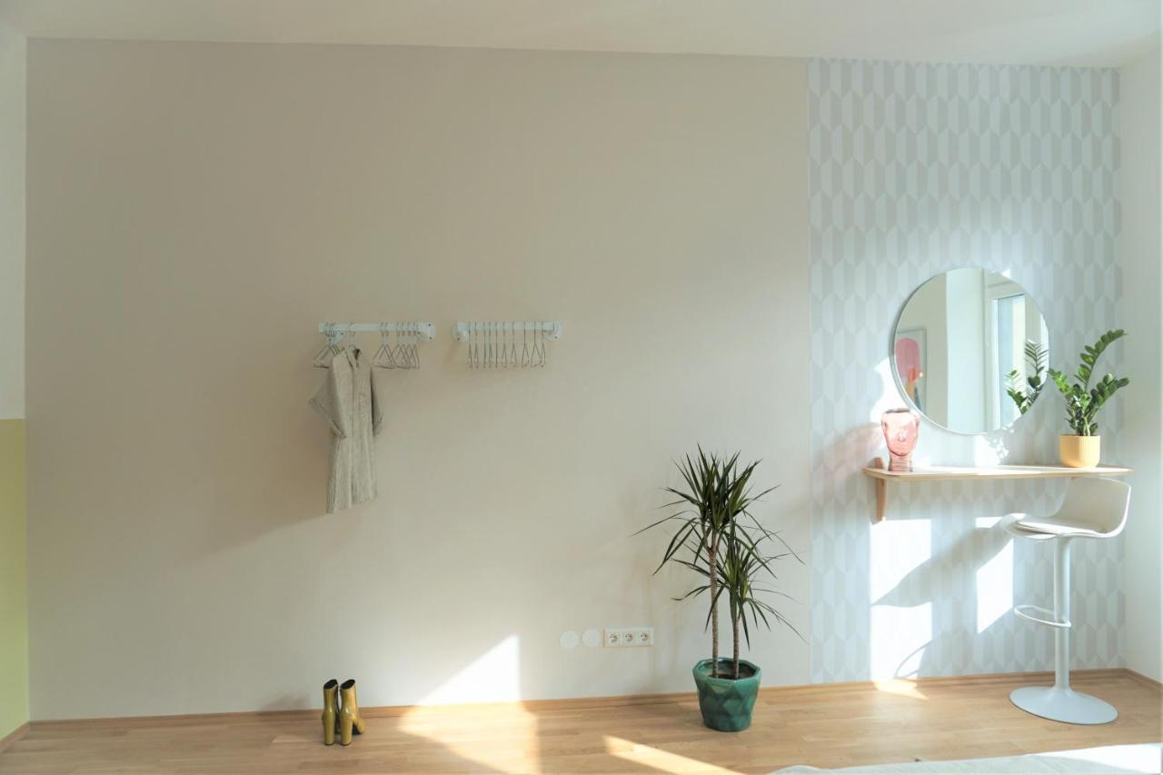 Apartament Modern 2br - Full Kitchen - Schoenbrunn Area - 15 Mins To Center *