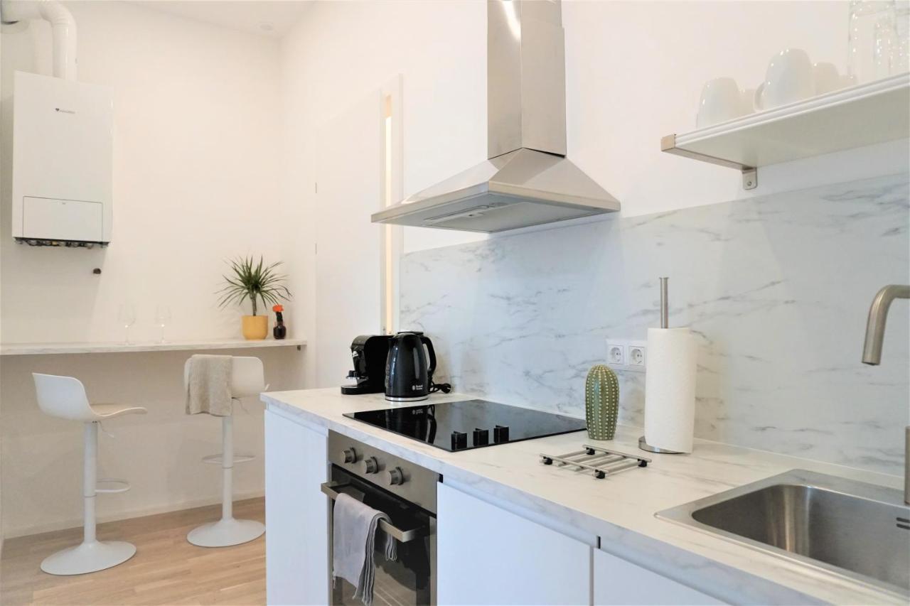 Apartament Modern 2br - Full Kitchen - Schoenbrunn Area - 15 Mins To Center Wiedeń