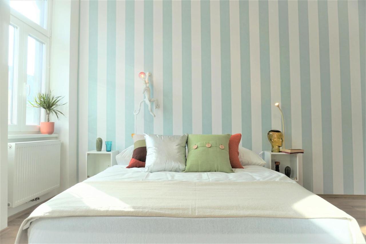 Apartament Modern 2br - Full Kitchen - Schoenbrunn Area - 15 Mins To Center *