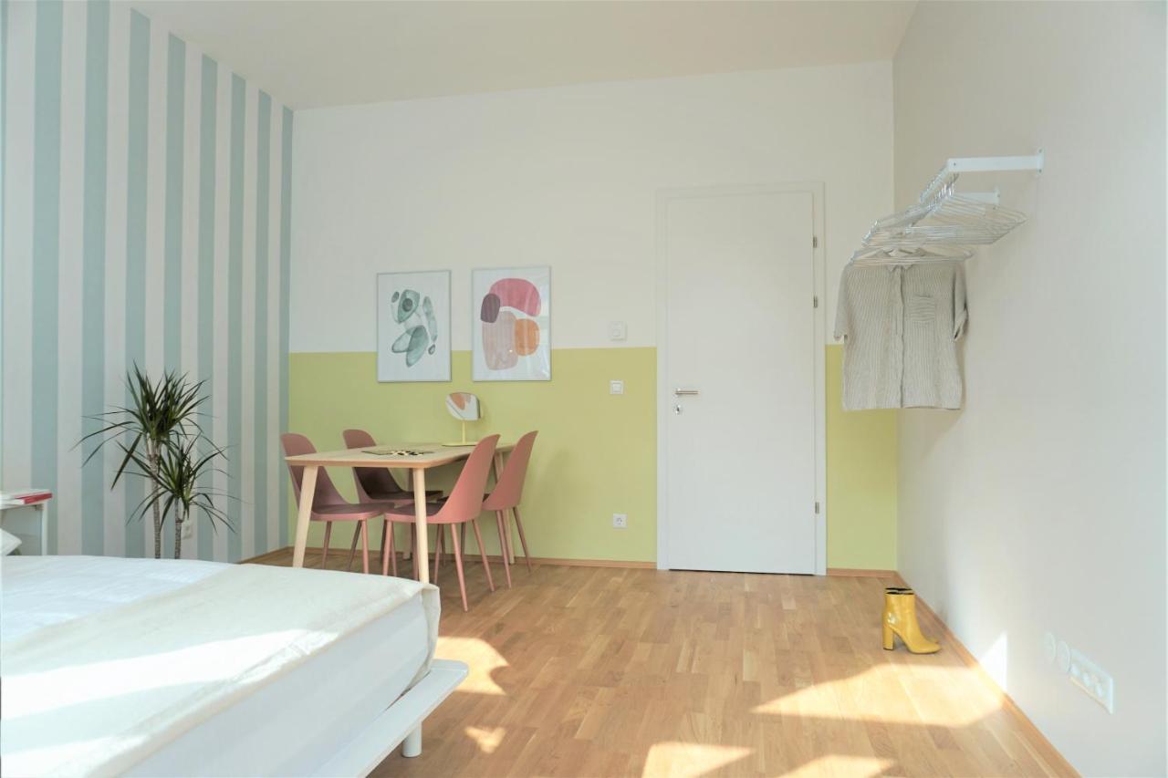 Modern 2br - Full Kitchen - Schoenbrunn Area - 15 Mins To Center * Wiedeń